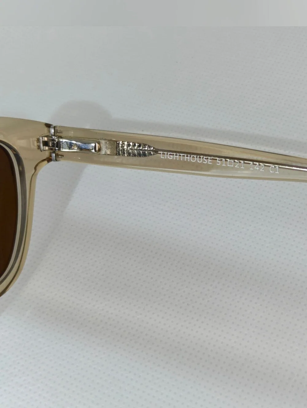 RFLKT. Lighthouse. Classic Transparent Beige. Rounded Square as Eyewear.